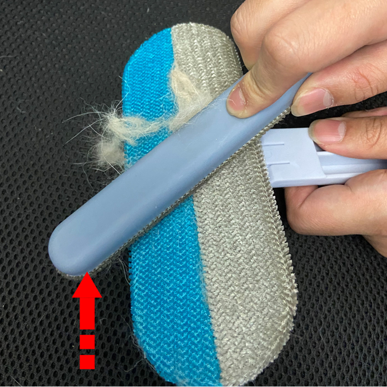 Yopoll™ – Brosse anti-poils multifonctionnelle